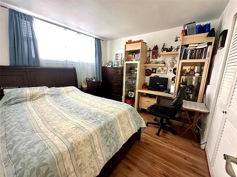 211 NE 8th Ave #304 — Photo 7