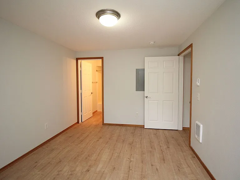 683 NE 162nd Ave — Photo 16