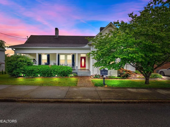 719 Medaris St, Clinton, TN 37716