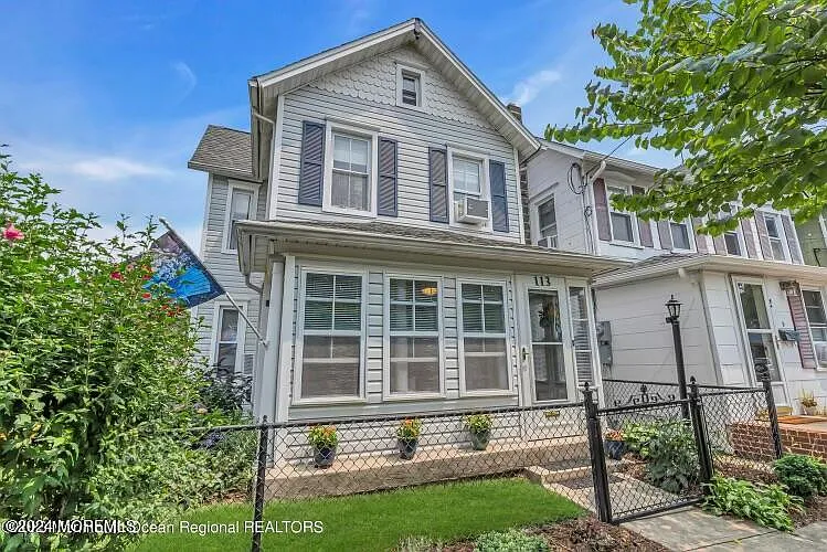 113 Webb Ave