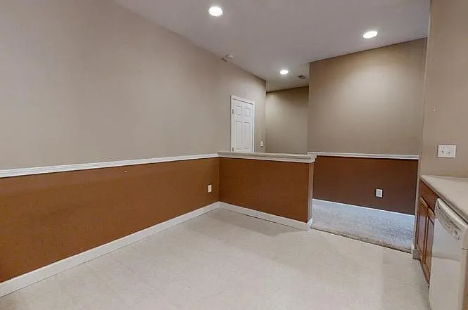 3832 Thornhill Cir — Photo 18