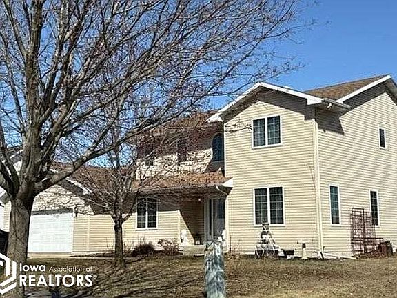 3rd image of 330 Sumac Rd
