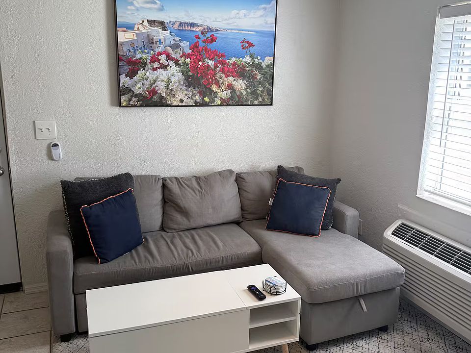 1st image of 114 6th Ave S APT 2
