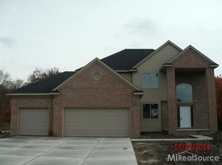 53344 Forestglade Dr, Chesterfield, MI 48047