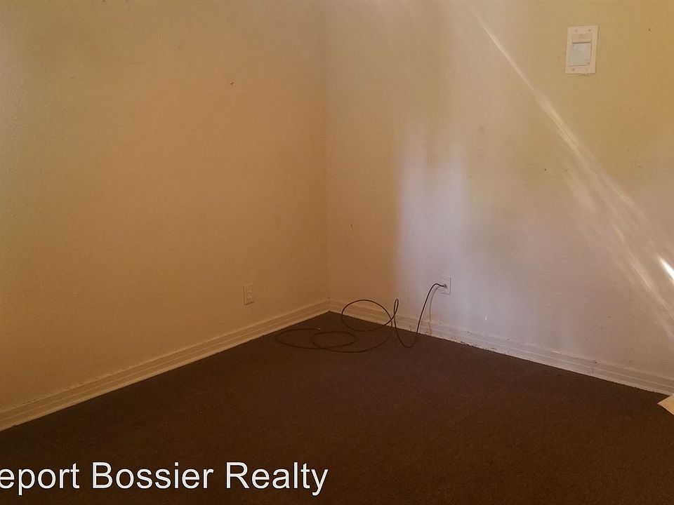 2nd image of 541 W 76th St
