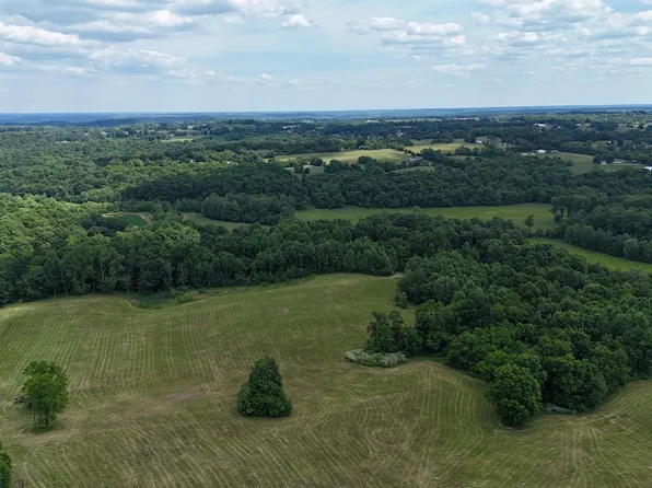 332 Breezy Hill Ln, Bedford, IN 47421