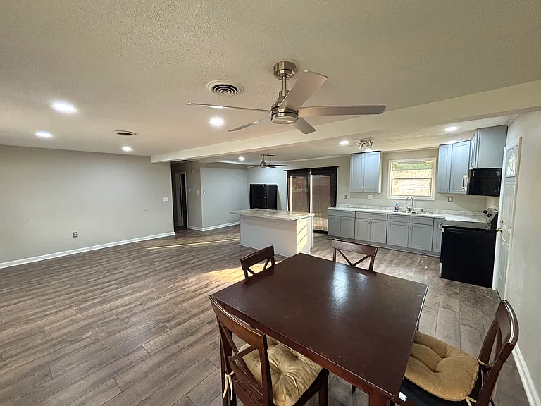 3602 Kinglet Ct — Photo 4