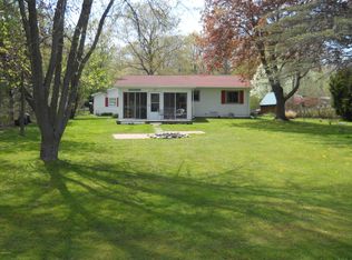 958 W Shore Dr, Stanton, MI