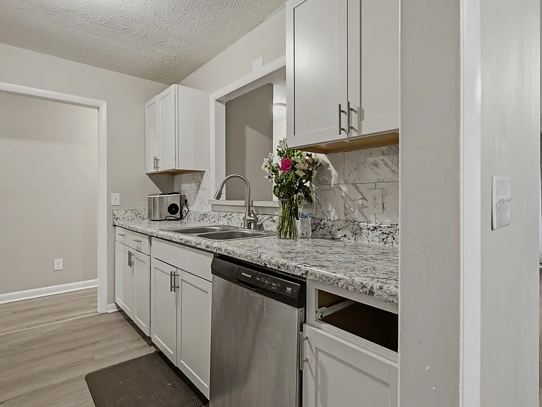 6853 Marlowe Dr — Photo 13