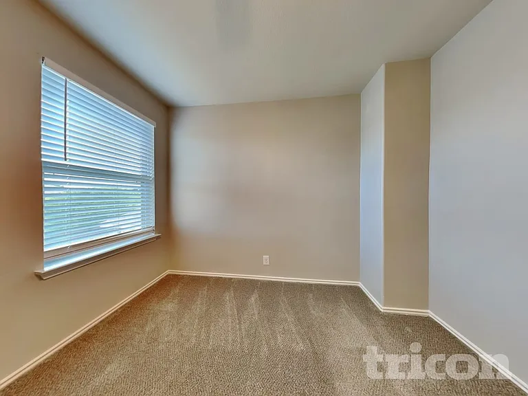 240 Dragon Ridge Rd — Photo 13