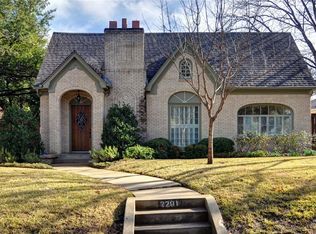 2201 Warner Rd, Fort Worth, TX 76110