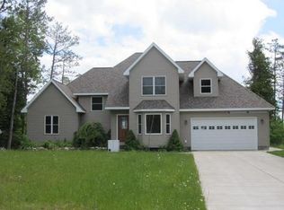 7565 Pioneer Trl, Presque Isle, MI 49777