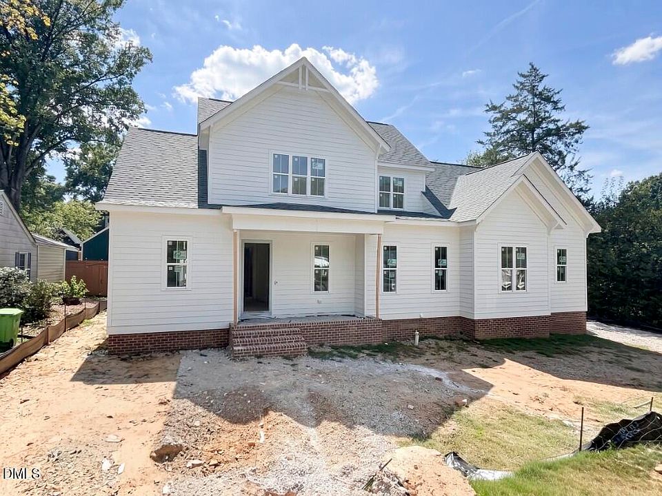 1st image of 202 Dennis Ave