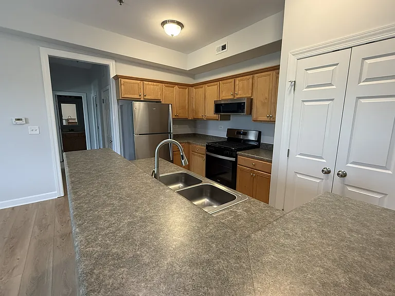 206 W Main St #3B — Photo 2