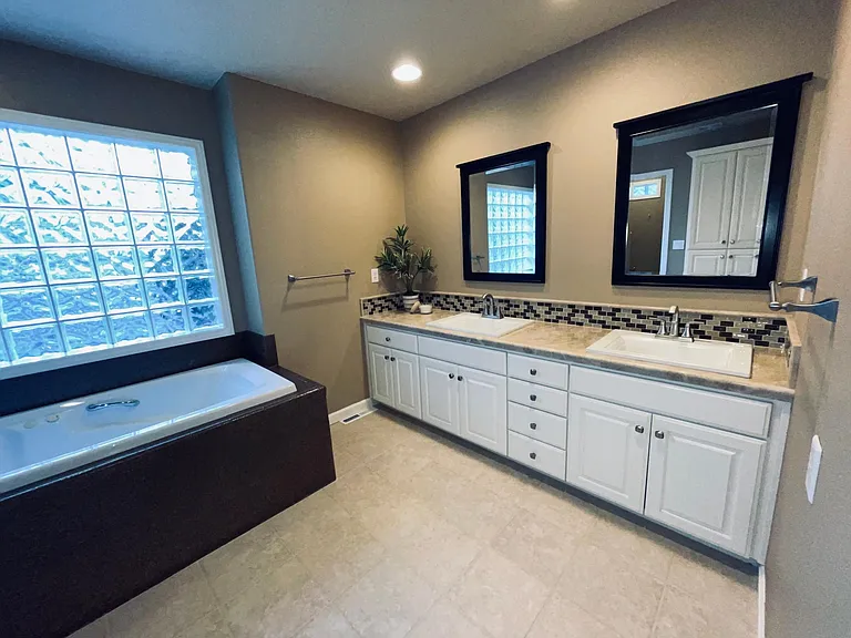 2835 Eastlake Dr SE — Photo 15