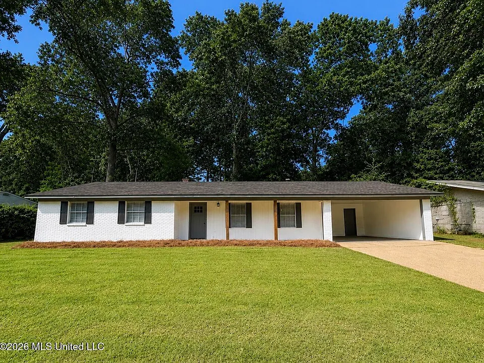 1016 Tanglewood Dr