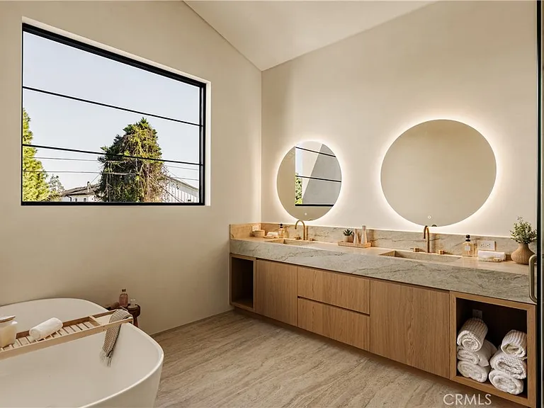 4724 Halbrent Ave — Photo 30
