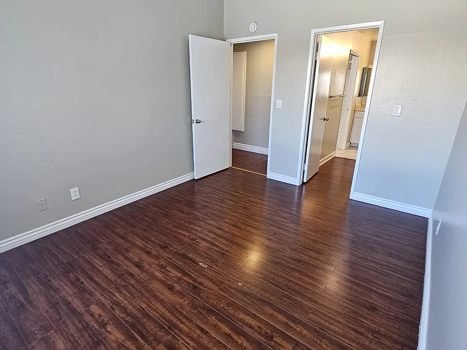 8120 Larson Ave #5