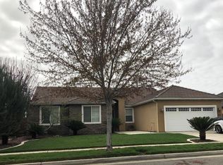 805 E Chestnut Ct, Visalia, CA 93292