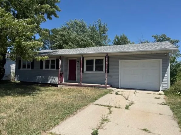 109 Applewood Dr, Norfolk, NE 68701