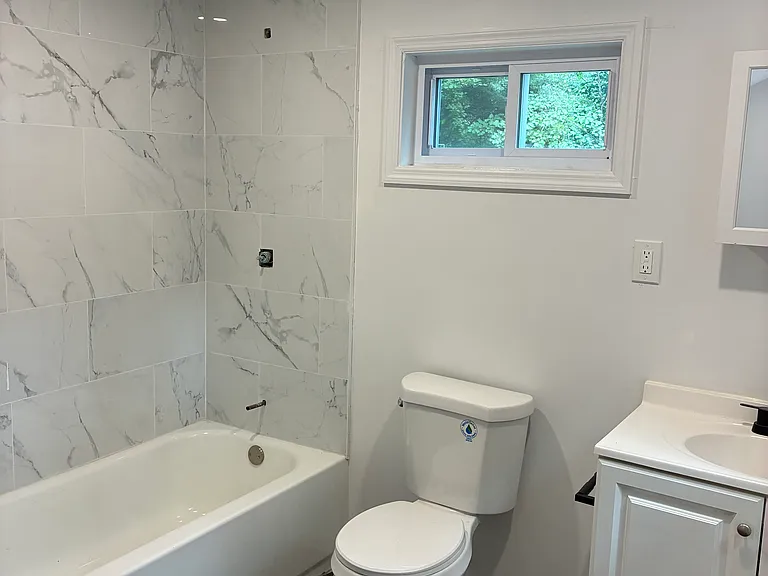 112 Maple Ave — Photo 7