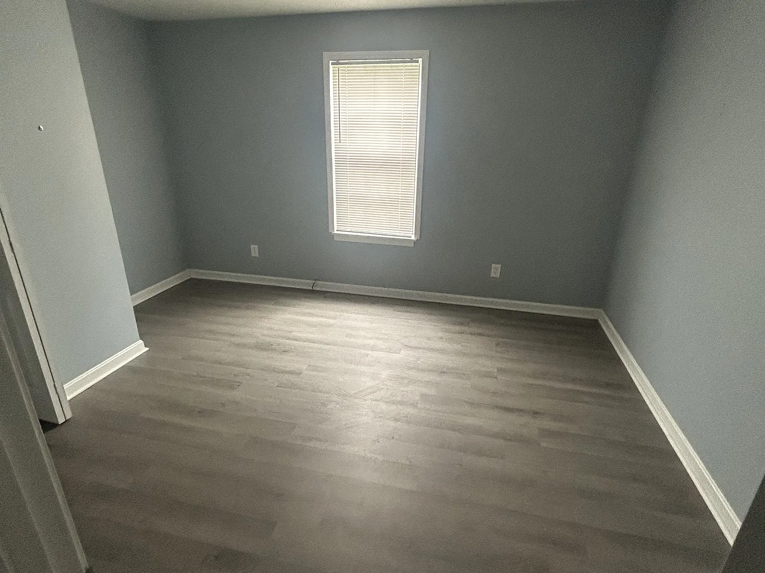 720 E Lincoln Trail — Photo 4