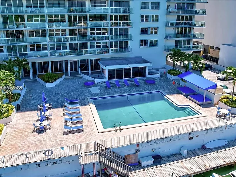 5750 Collins Ave #3J — Photo 18
