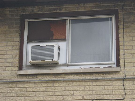 4th image of 1142 E 81st St Unit E