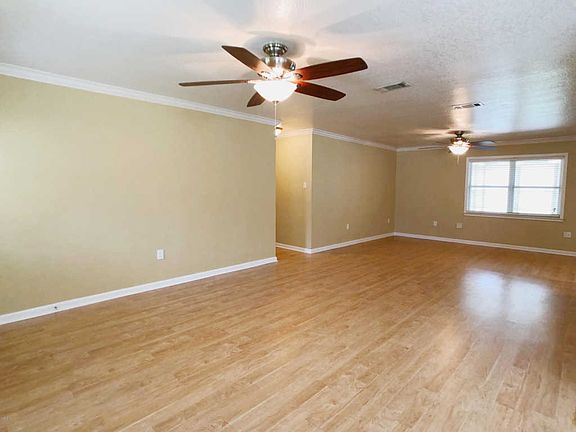 3rd image of 2121 Sandalwood Pl