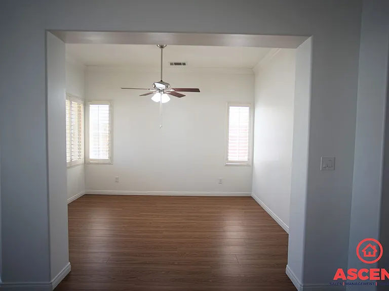 8407 Glenlakes Ct — Photo 4