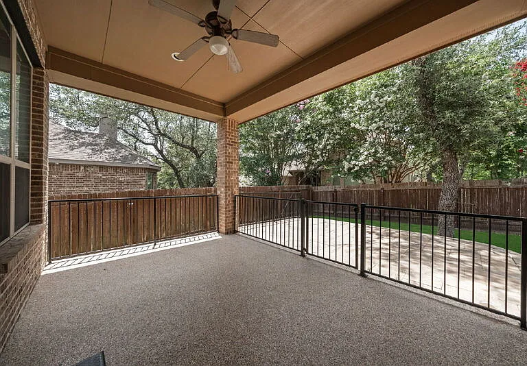9010 Gate Run — Photo 14