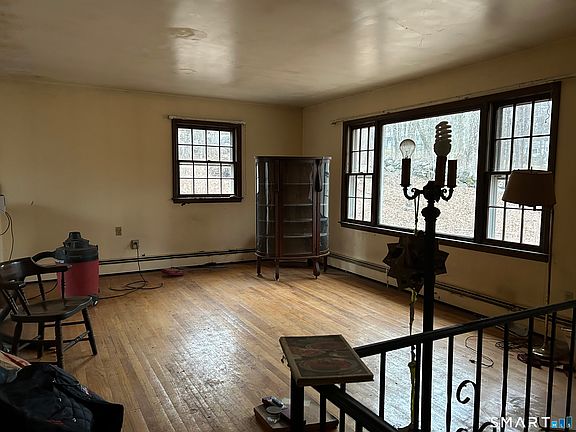 3rd image of 79 Rita Drive
