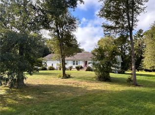 2037 Crandall Rd, Tiverton, RI 02878