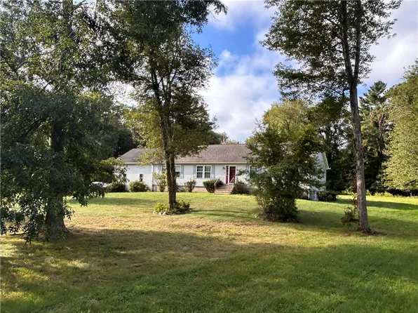 2037 Crandall Rd, Tiverton, RI 02878