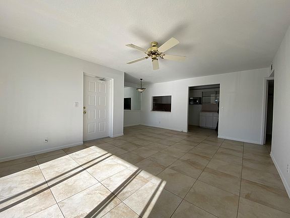 5th image of 3744 Savoy Ln APT B2