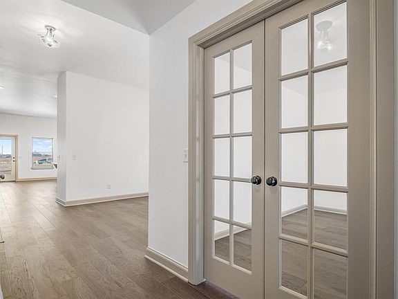 5th image of 3619 Alta Vista Dr