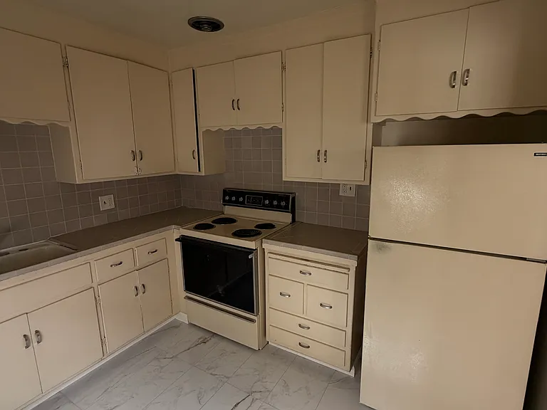 1715 Spruce St #10 — Photo 6