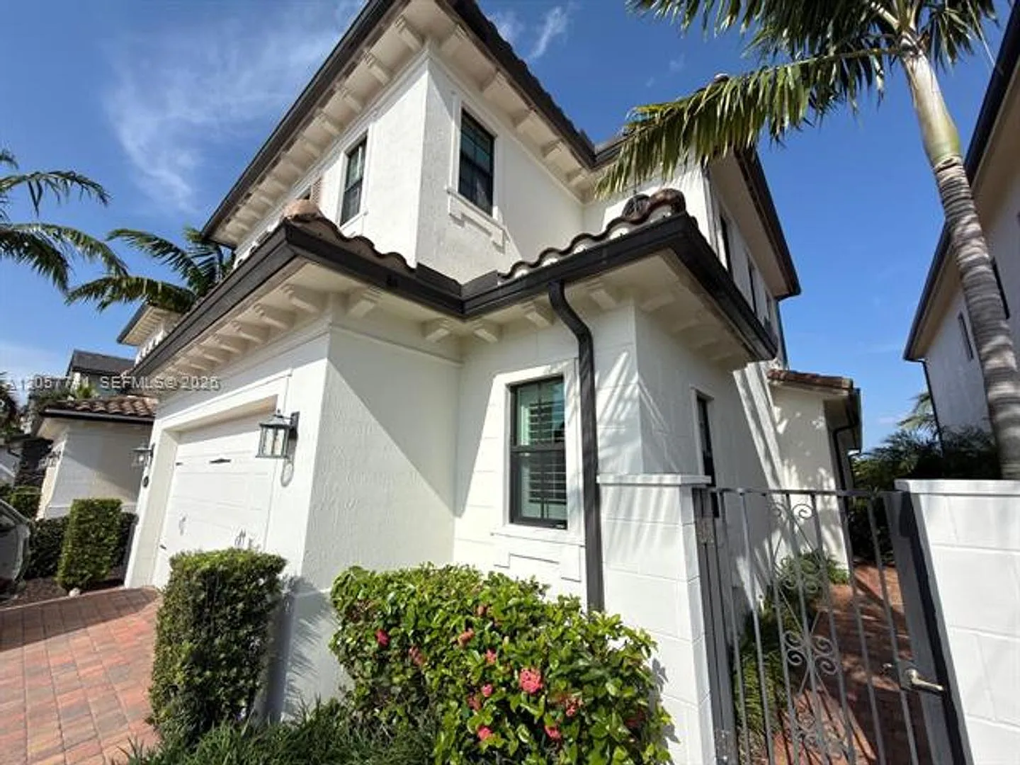455 SW 113th Ln # 0, Pembroke Pines, FL 33025 — Photo 3