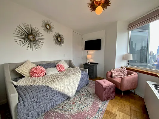 Rented by R New York | media 31