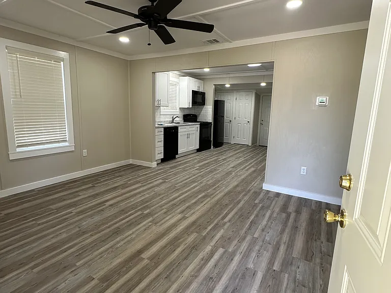 1503 W Brown St — Photo 3