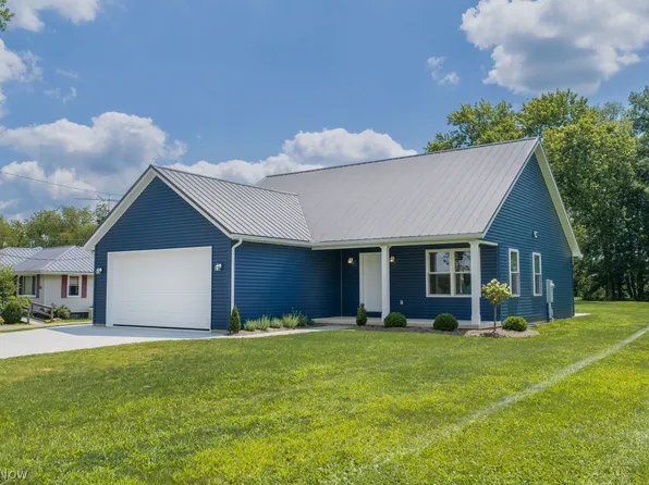 310 Sharp Dr, Sherrodsville, OH 44675