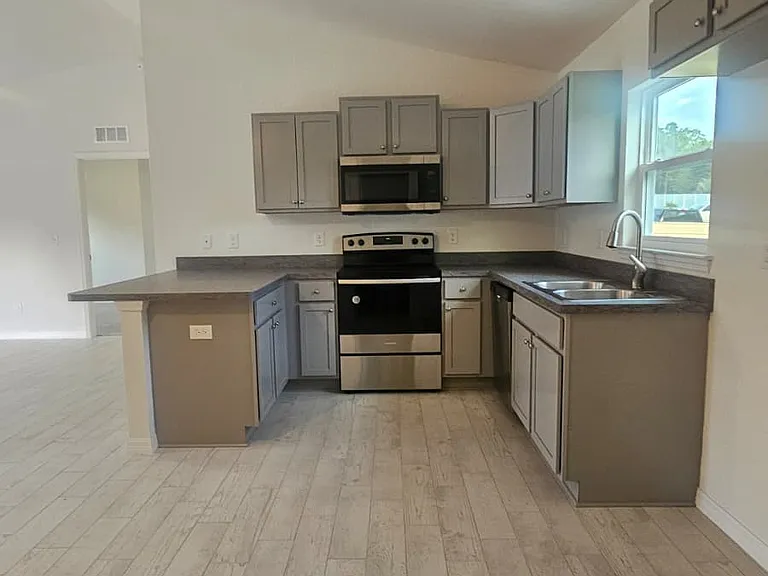 14690 SW 24th Pl — Photo 6