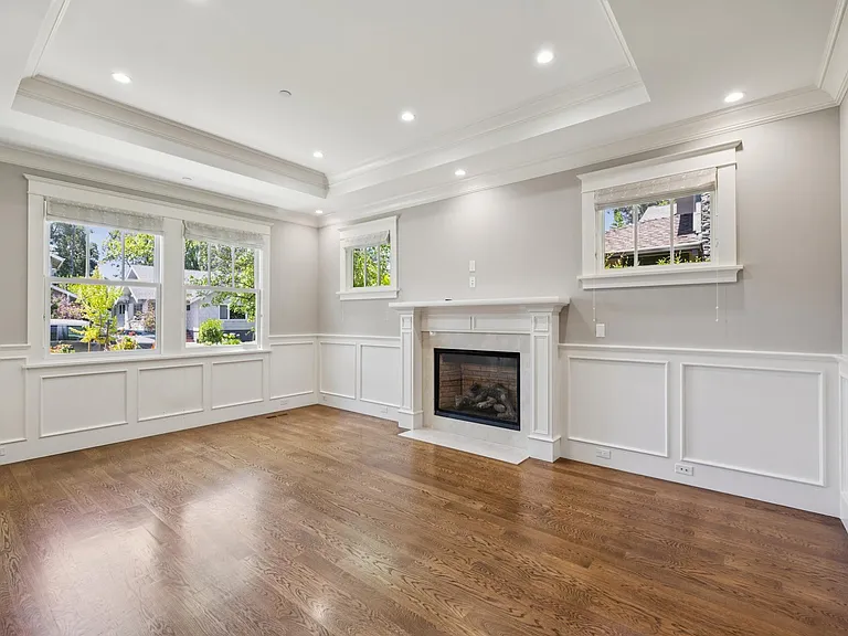 1517 Howard Ave — Photo 8