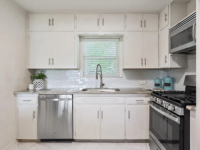804 Ash St — Photo 5