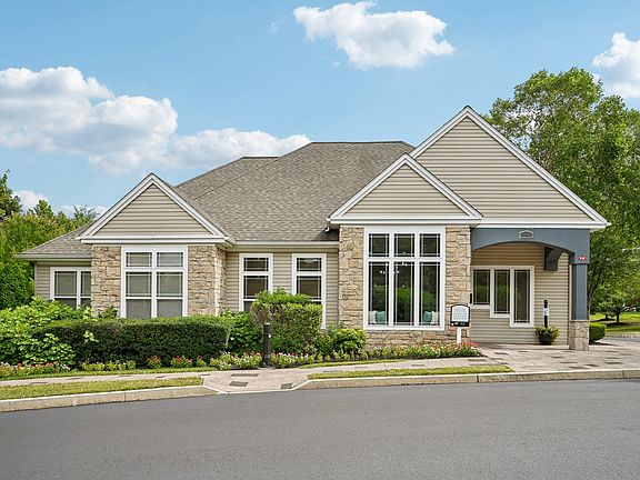 3rd image of 100 Cobblestone Dr #1602