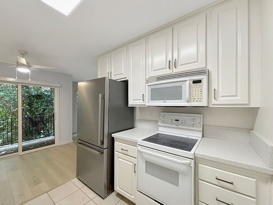 1st image of 4750 Noyes St APT 224