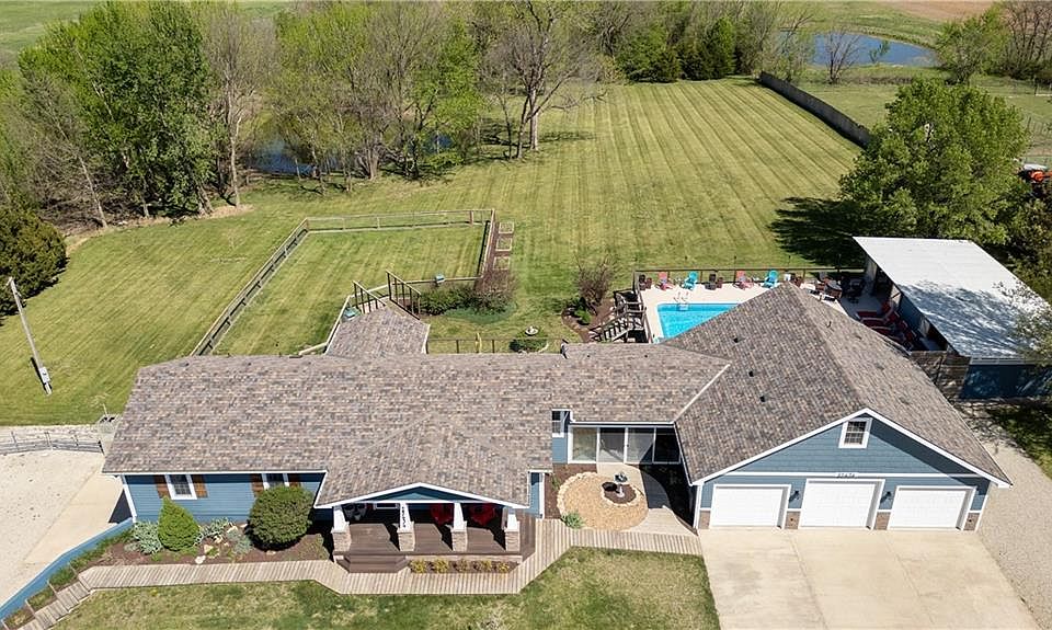 1st image of 25434 183rd St