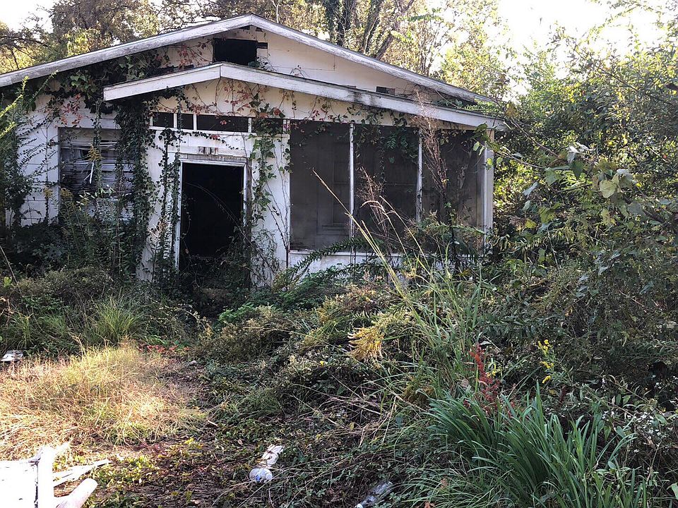 1st image of 213 Wood St NW