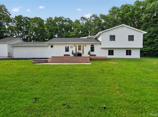 8655 Joey Dr, Pinckney, MI 48169