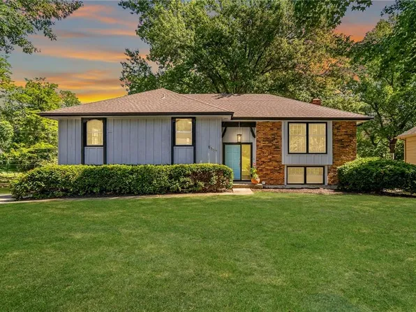 6809 Lakeshore Dr, Raytown, MO 64133